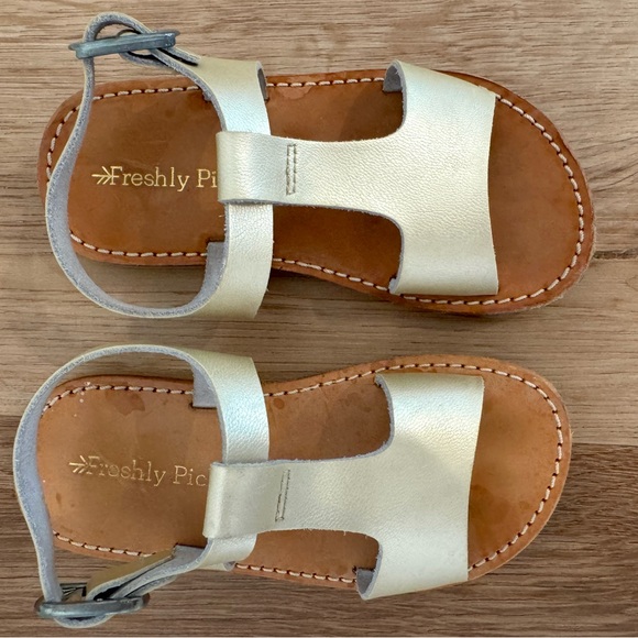 Freshly Picked toddler sandals - Picture 3 of 4